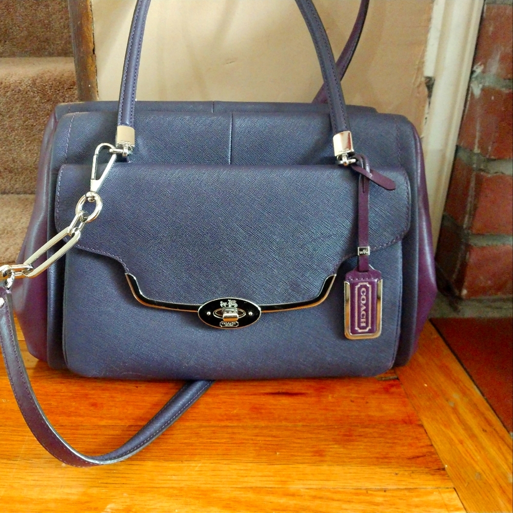 Gorgeous Coach. Excellent condition.